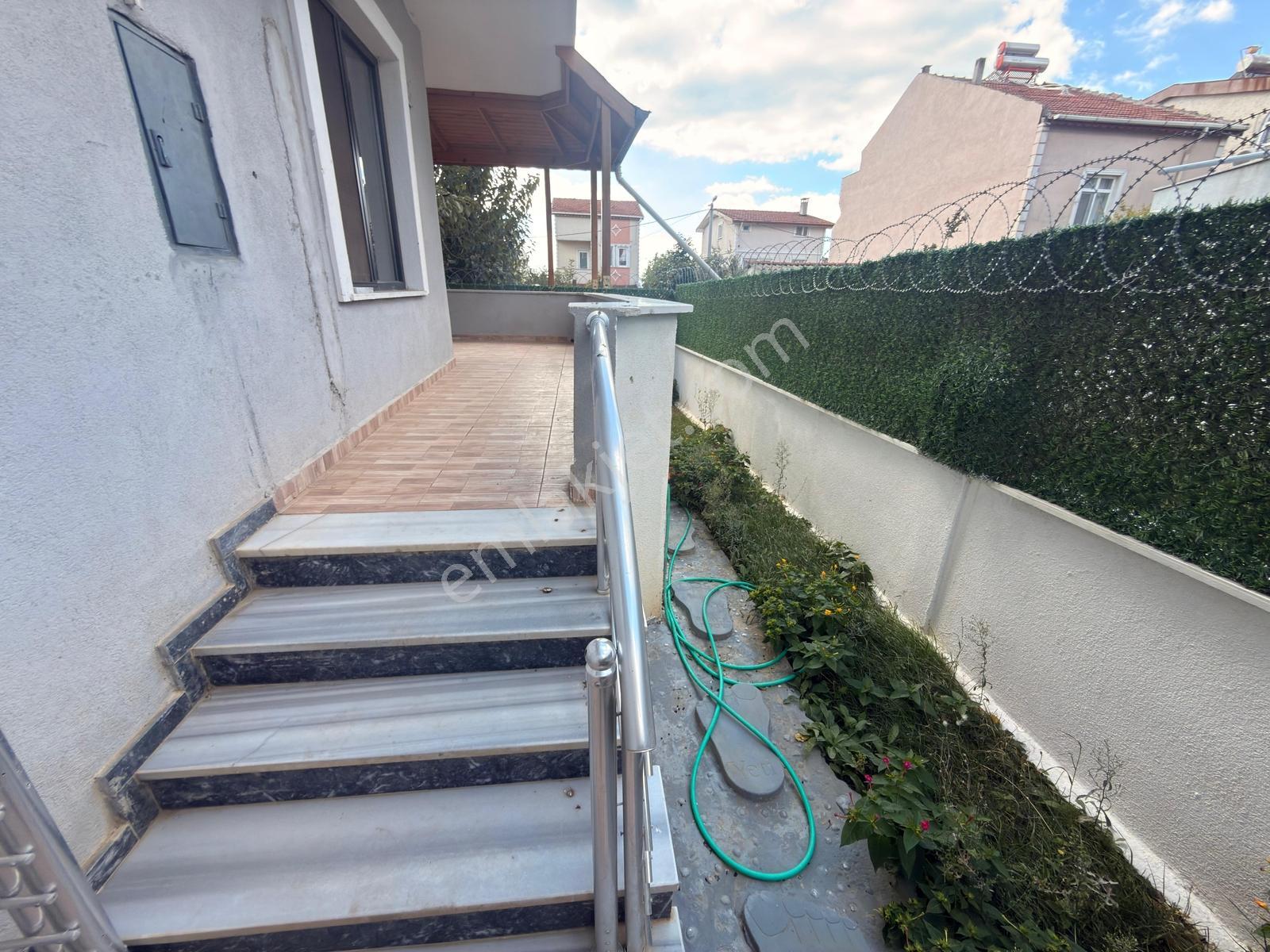 Marmara Ereğlisi Yeniçiftlik'te Merkezi Konumda 3 Katlı Villa — fotoğraf 4