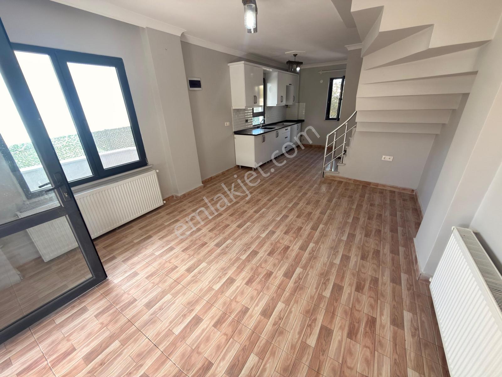 Marmara Ereğlisi Yeniçiftlik'te Merkezi Konumda 3 Katlı Villa — fotoğraf 8