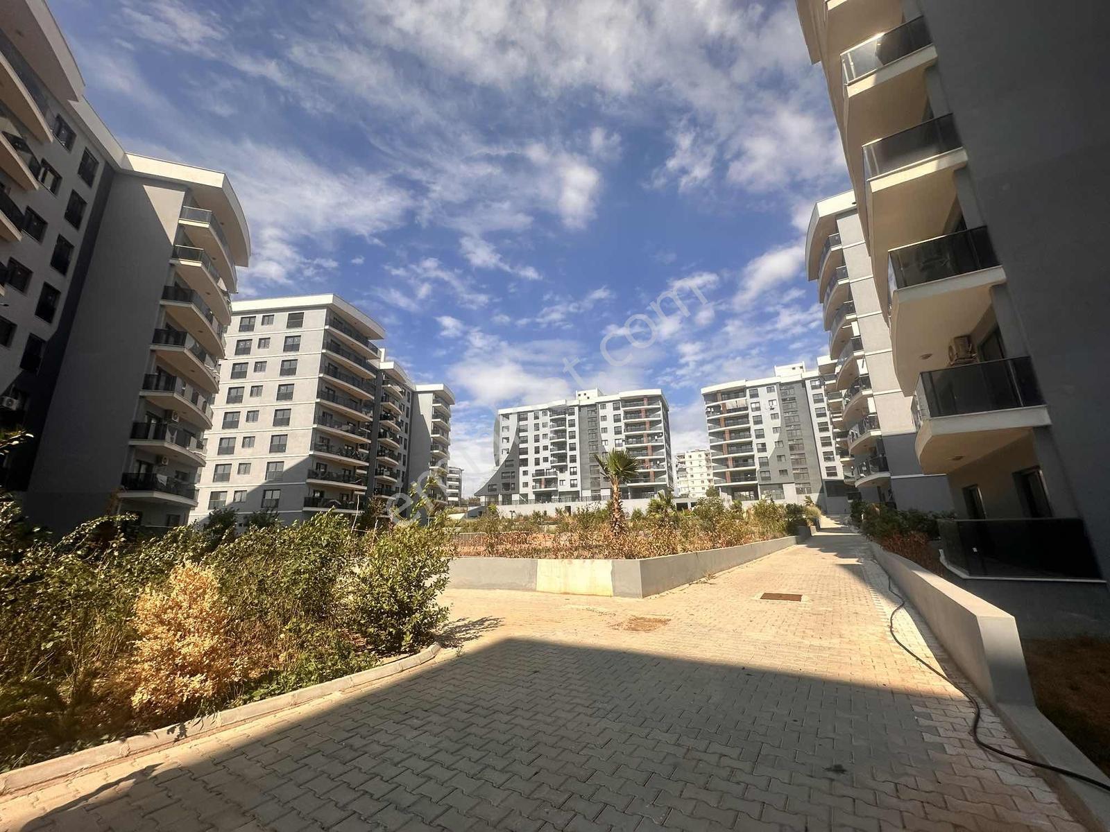 Torbalı Ayrancılar Bahçeşehir Royalde Satılık 2+1 Havuzlu Daire — fotoğraf 3