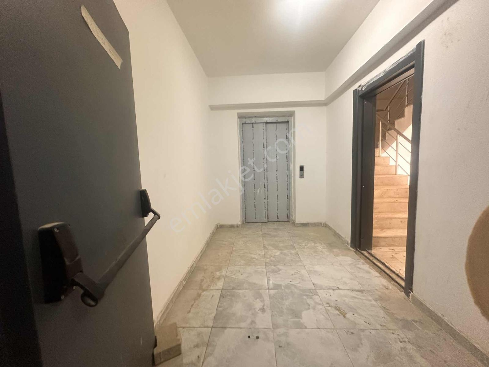 Torbalı Ayrancılar Bahçeşehir Royalde Satılık 2+1 Havuzlu Daire — fotoğraf 4