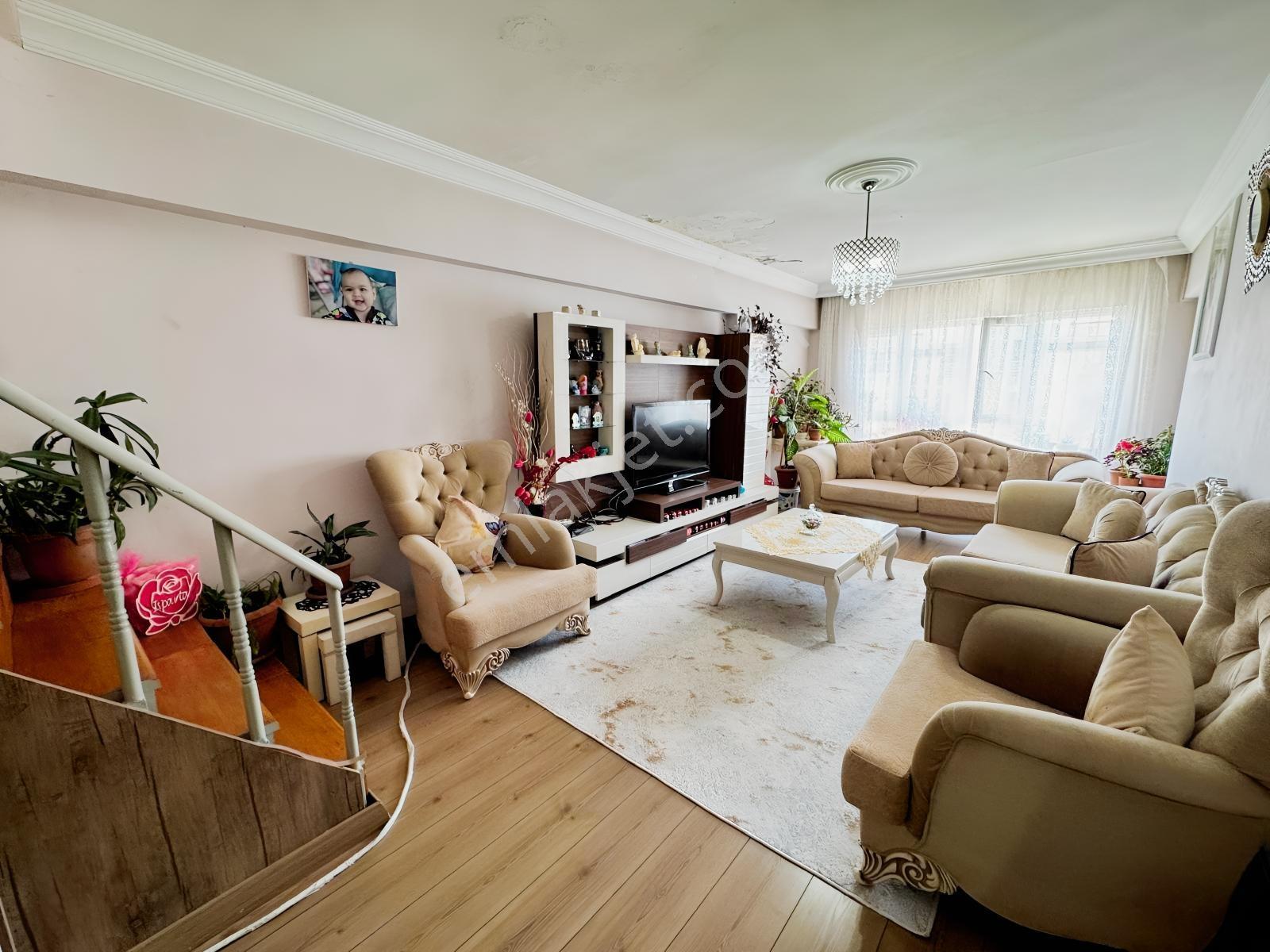 Rba'dan Ziyapaşa Cad. Teraslı 4+1 Satılık Geniş Ferah Daire — fotoğraf 2