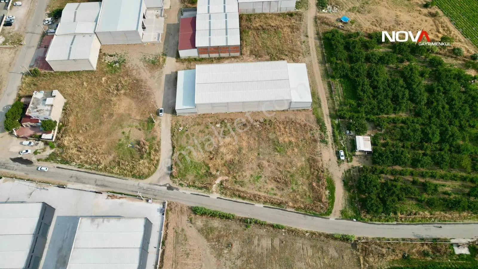 Nova'dan Koşukırı Sanayisinde Yol Cepheli Köşe 840 M2 Arsa — fotoğraf 4