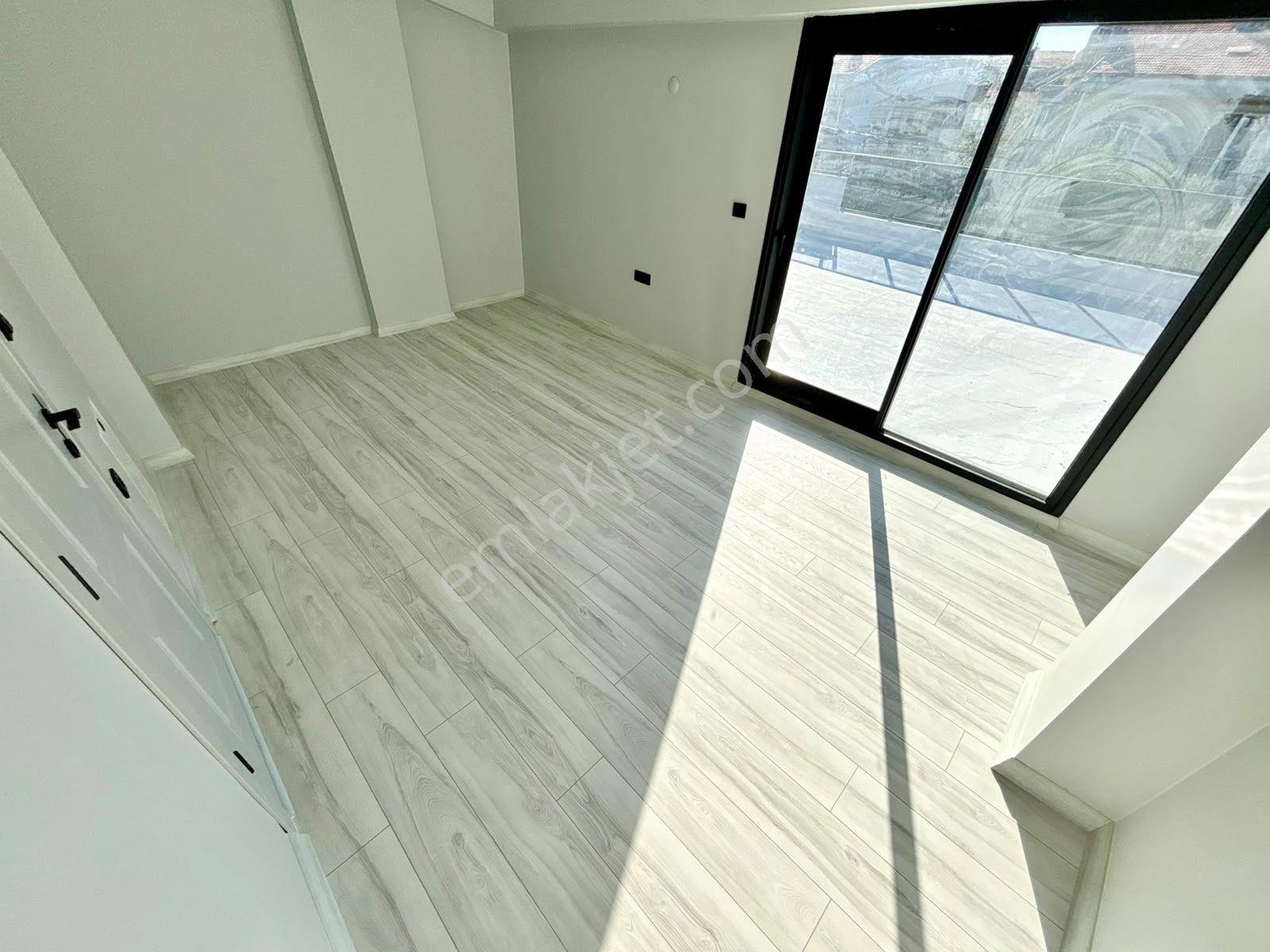 Ay Emlaktanakçay'da Kazdağları Eteklerinde Yeşillikler İçerisinde Satılık 3+1 Çift Teraslı Villa — fotoğraf 26