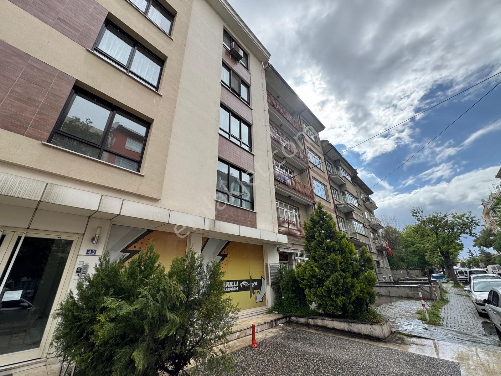 Şehrin Merkezi İhsaniye'de Yeni Binada Geniş 2+1 Ara Kat Daire ! — fotoğraf 2