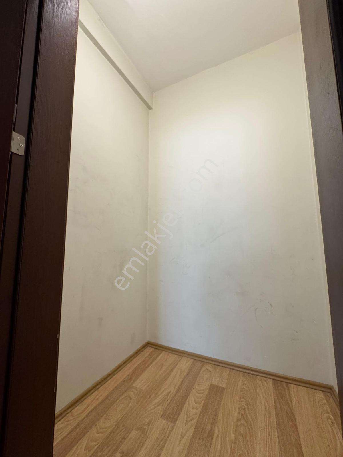 Şehrin Merkezi İhsaniye'de Yeni Binada Geniş 2+1 Ara Kat Daire ! — fotoğraf 14
