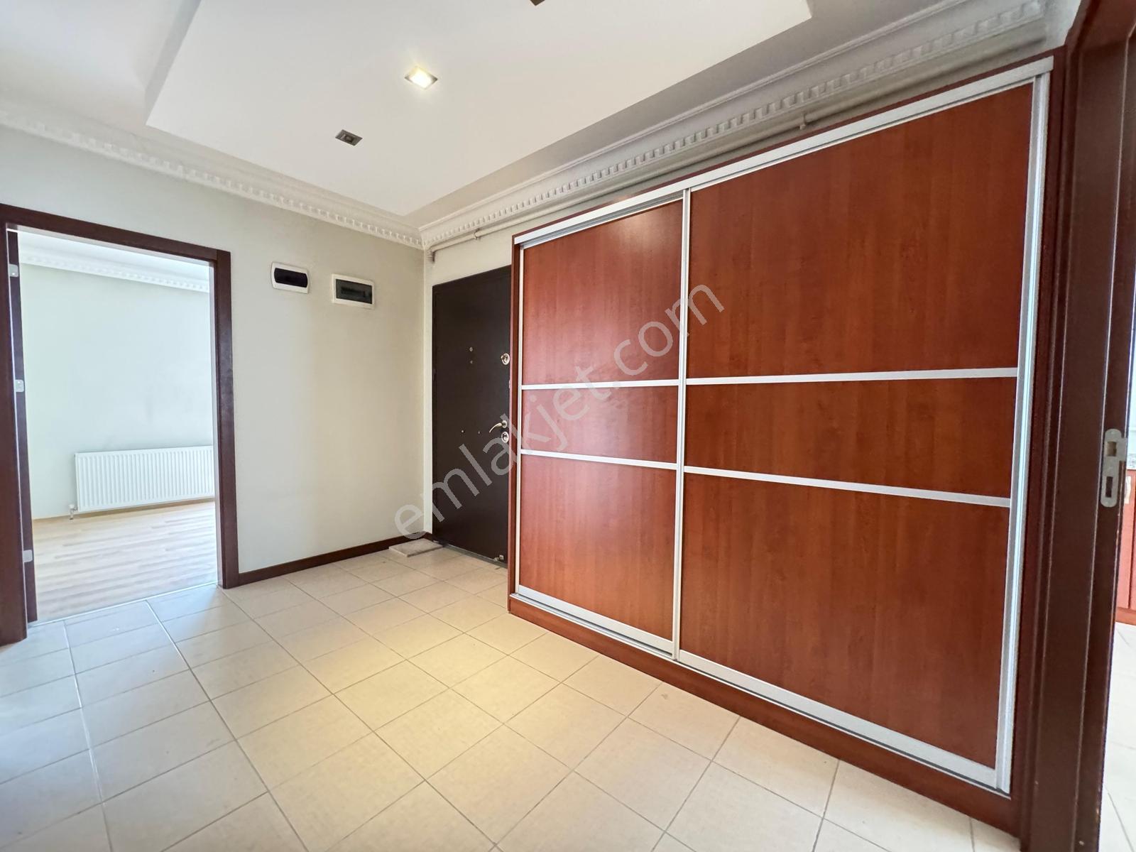Şehrin Merkezi İhsaniye'de Yeni Binada Geniş 2+1 Ara Kat Daire ! — fotoğraf 18