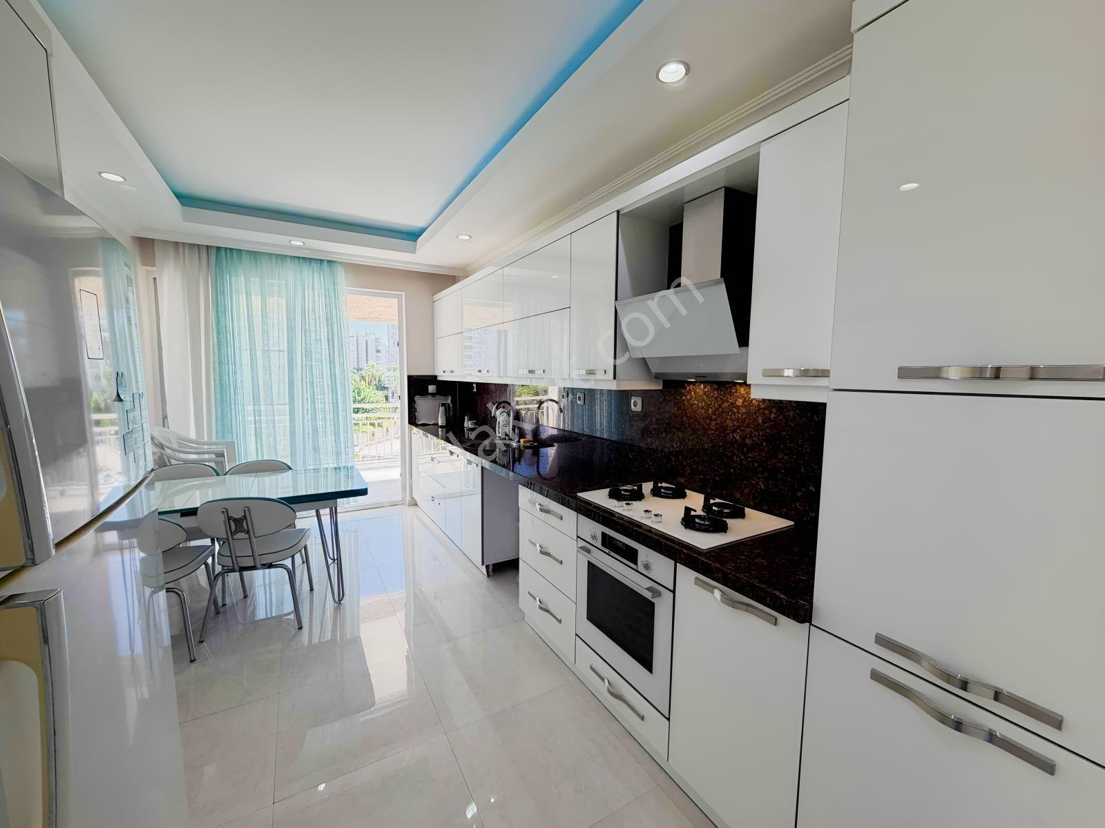 Fener Saraçoğlu Sitesi Denize Yakın 3+1 Arakat Daire — fotoğraf 7