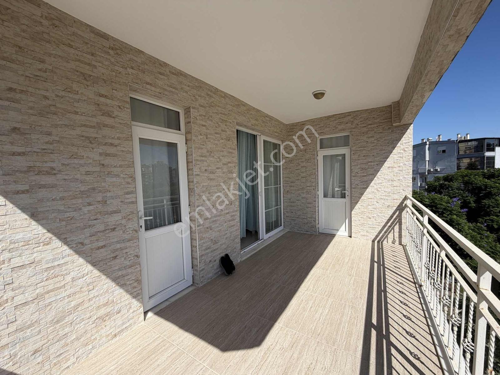 Fener Saraçoğlu Sitesi Denize Yakın 3+1 Arakat Daire — fotoğraf 9