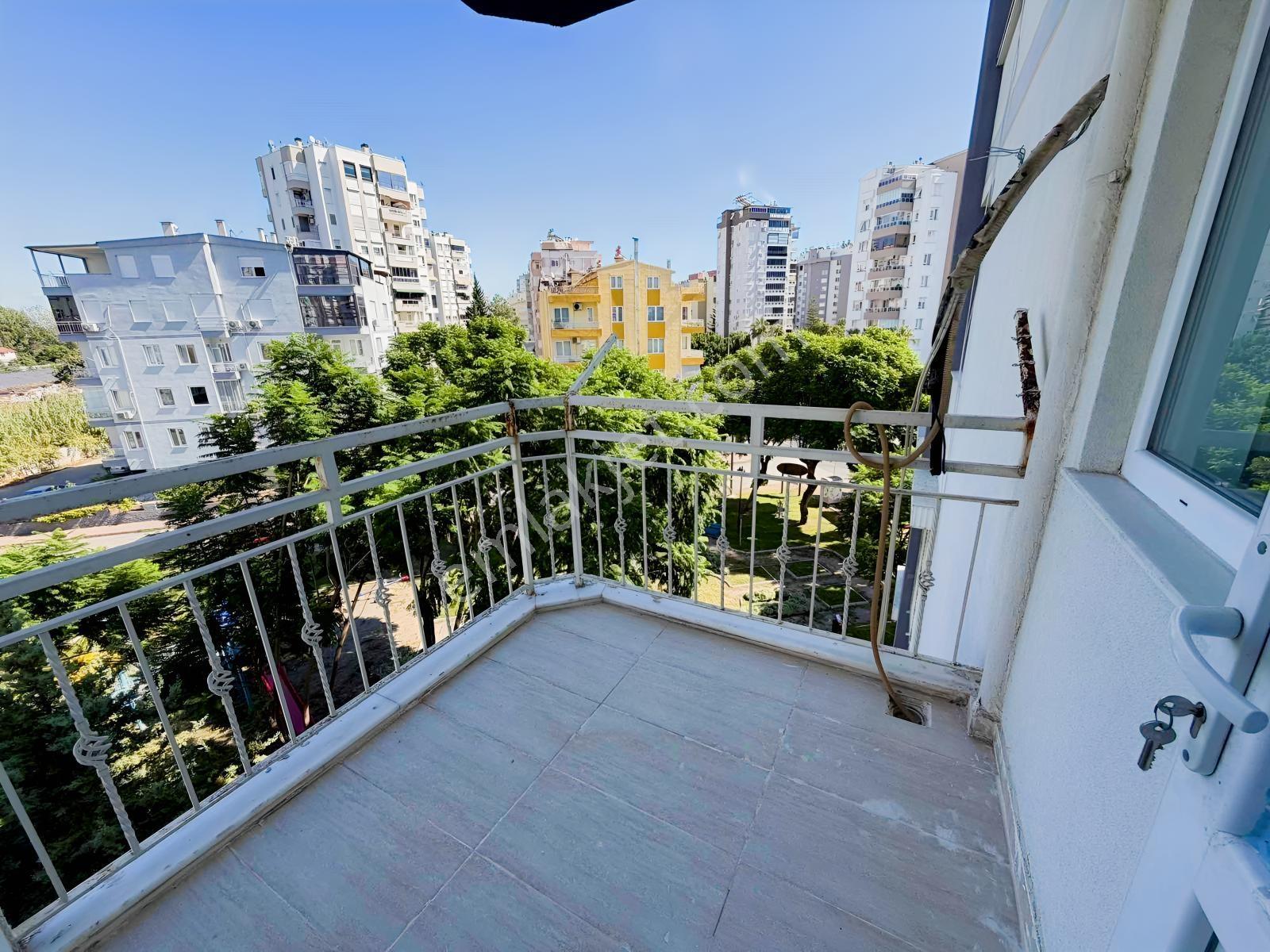 Fener Saraçoğlu Sitesi Denize Yakın 3+1 Arakat Daire — fotoğraf 21
