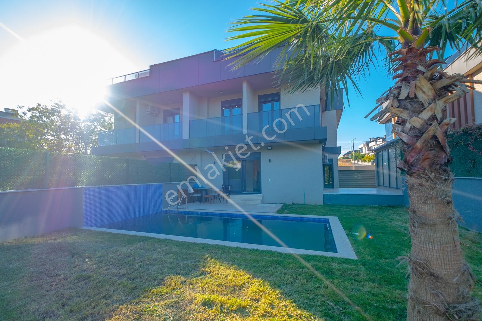 Gürpınar'da Sıfır Lüks 6+1 Müstakil Havuzlu & Asansörlü Villa — fotoğraf 2