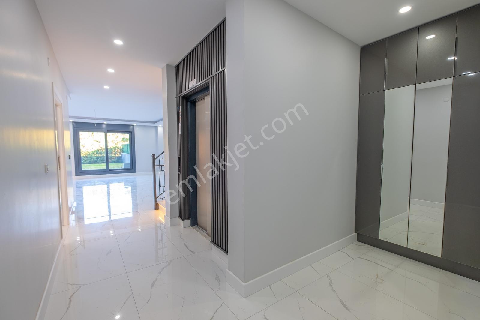 Gürpınar'da Sıfır Lüks 6+1 Müstakil Havuzlu & Asansörlü Villa — fotoğraf 13