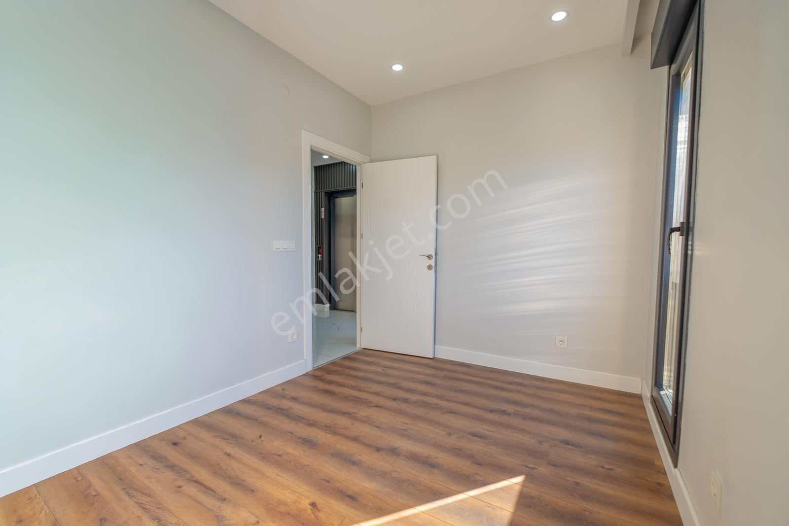 Gürpınar'da Sıfır Lüks 6+1 Müstakil Havuzlu & Asansörlü Villa — fotoğraf 18