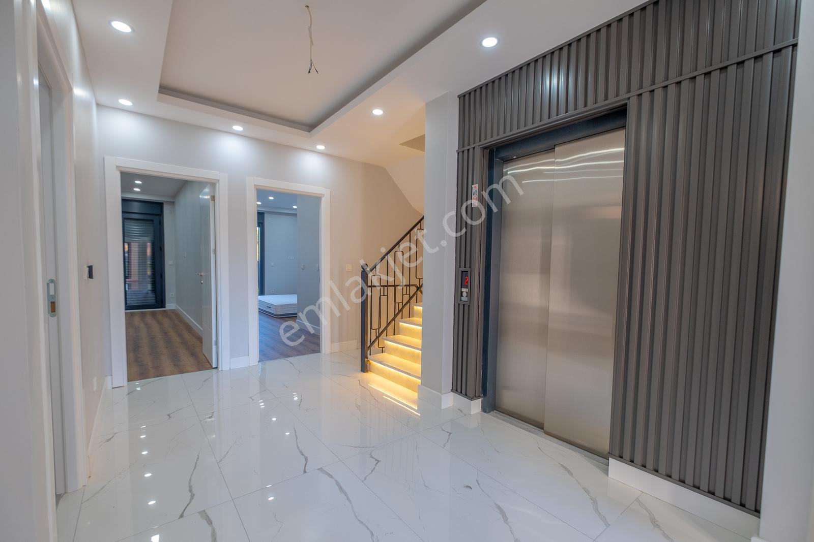 Gürpınar'da Sıfır Lüks 6+1 Müstakil Havuzlu & Asansörlü Villa — fotoğraf 19