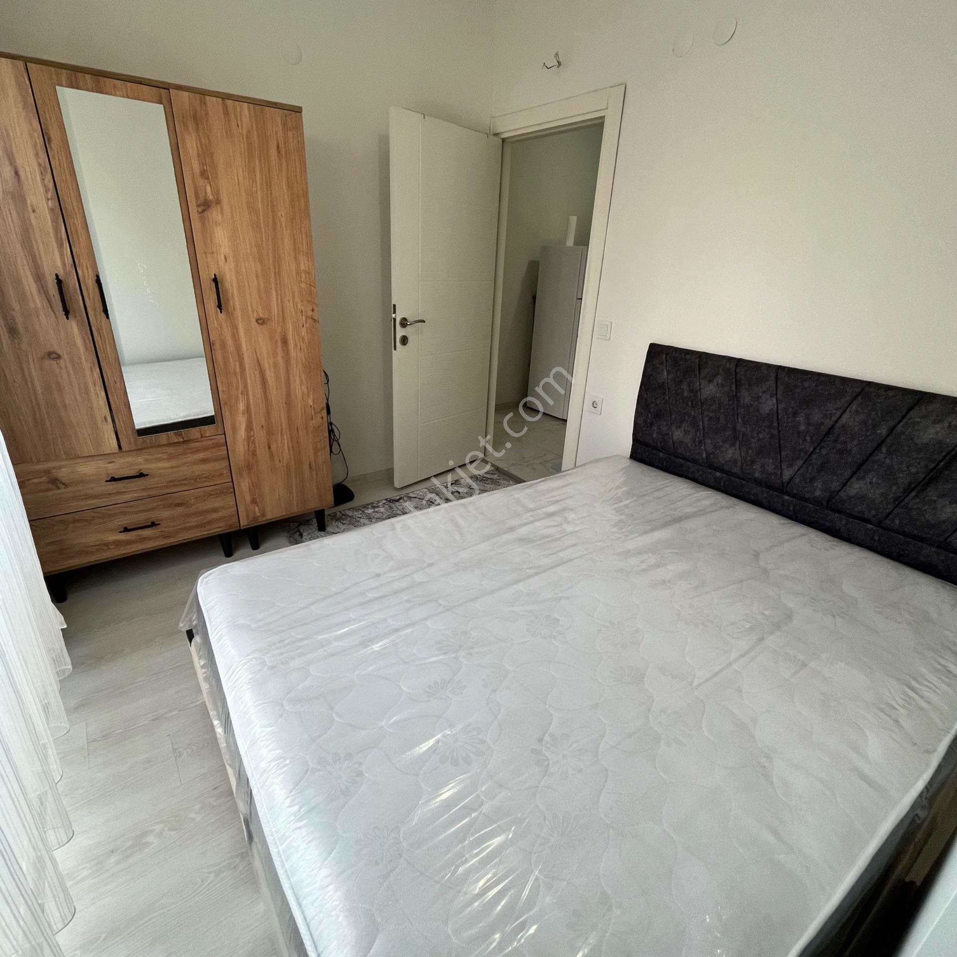 Ahatlıda 1+1 Katta Asansörlü Eşyalı Satılık Daire — fotoğraf 2