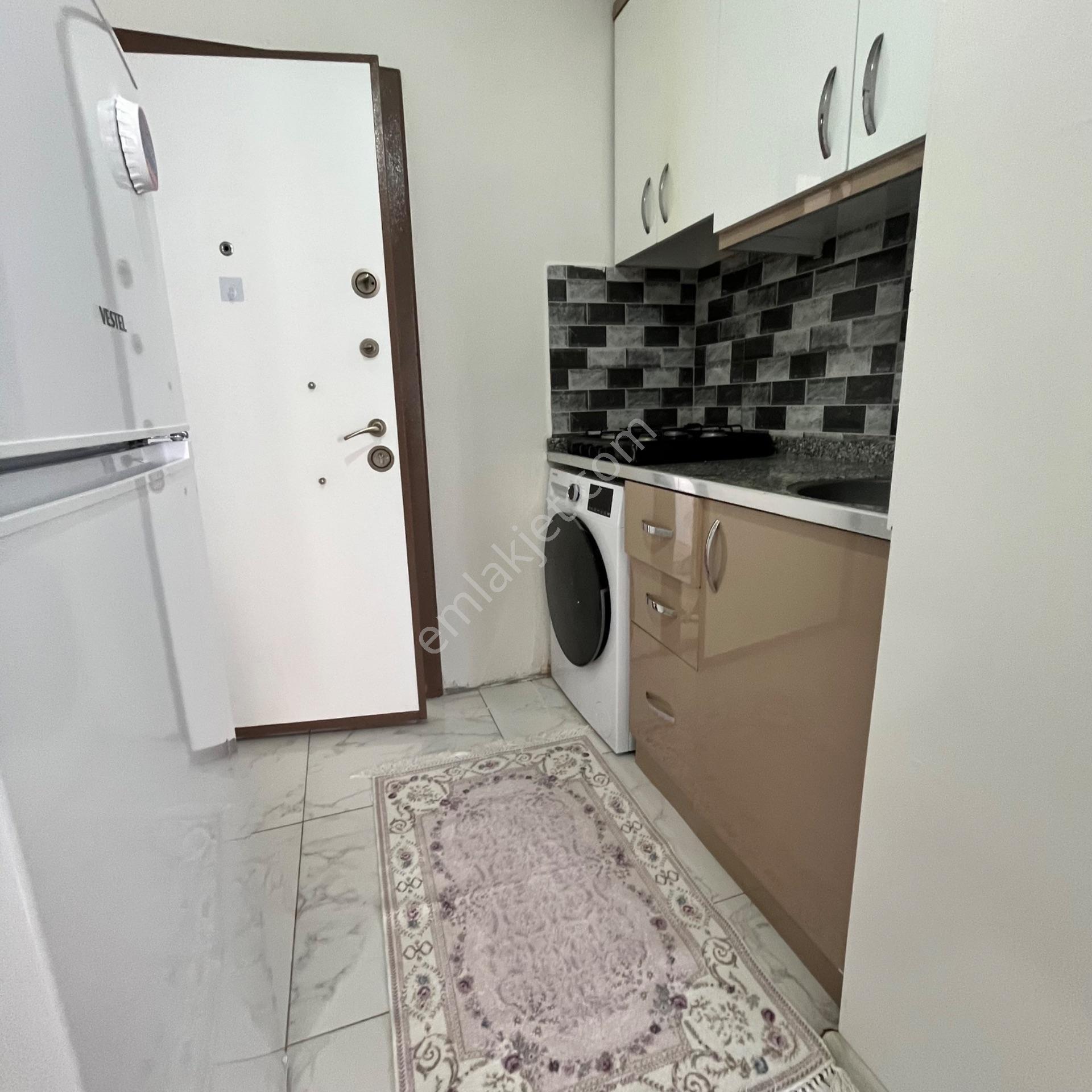 Ahatlıda 1+1 Katta Asansörlü Eşyalı Satılık Daire — fotoğraf 3