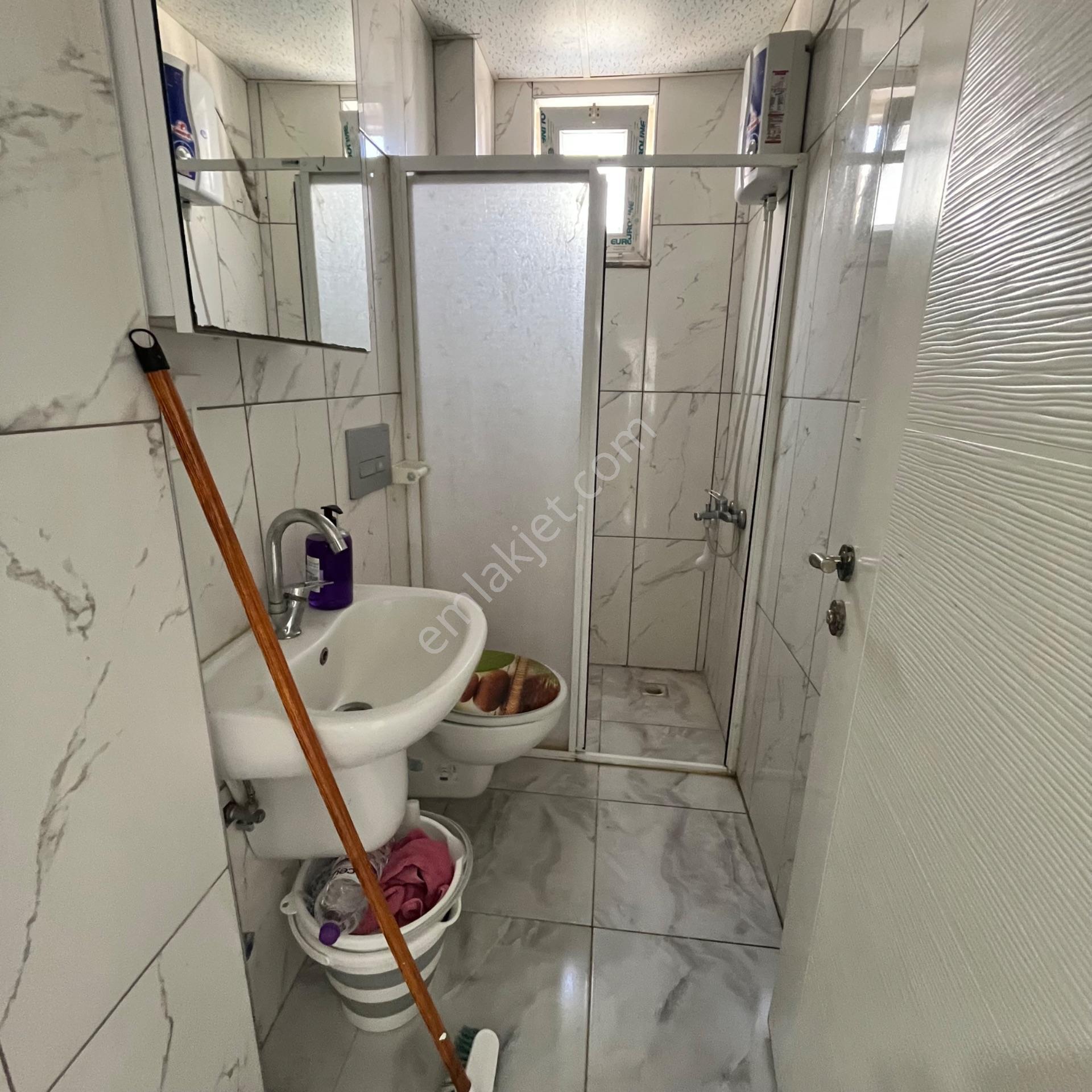 Ahatlıda 1+1 Katta Asansörlü Eşyalı Satılık Daire — fotoğraf 4