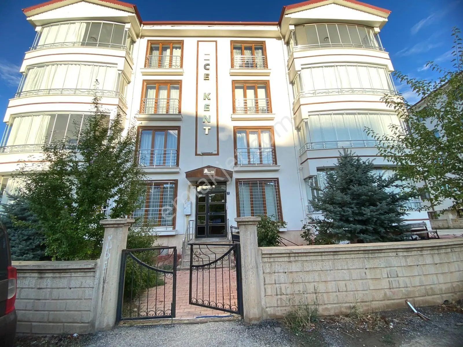 Premar Meva Gayrımenkul'Den Ataşehir'De Özel Harekat'A Yakın Bahçe İçerisinde 3+...