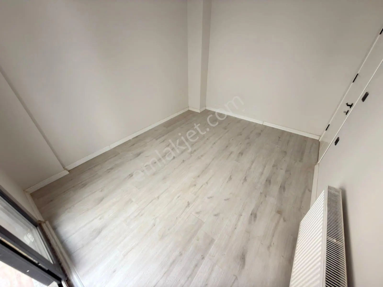 Yüksel'den Tuzcumurat'ta Cam Balkonlu Arakat Sıfır 2+1 Daire — fotoğraf 23