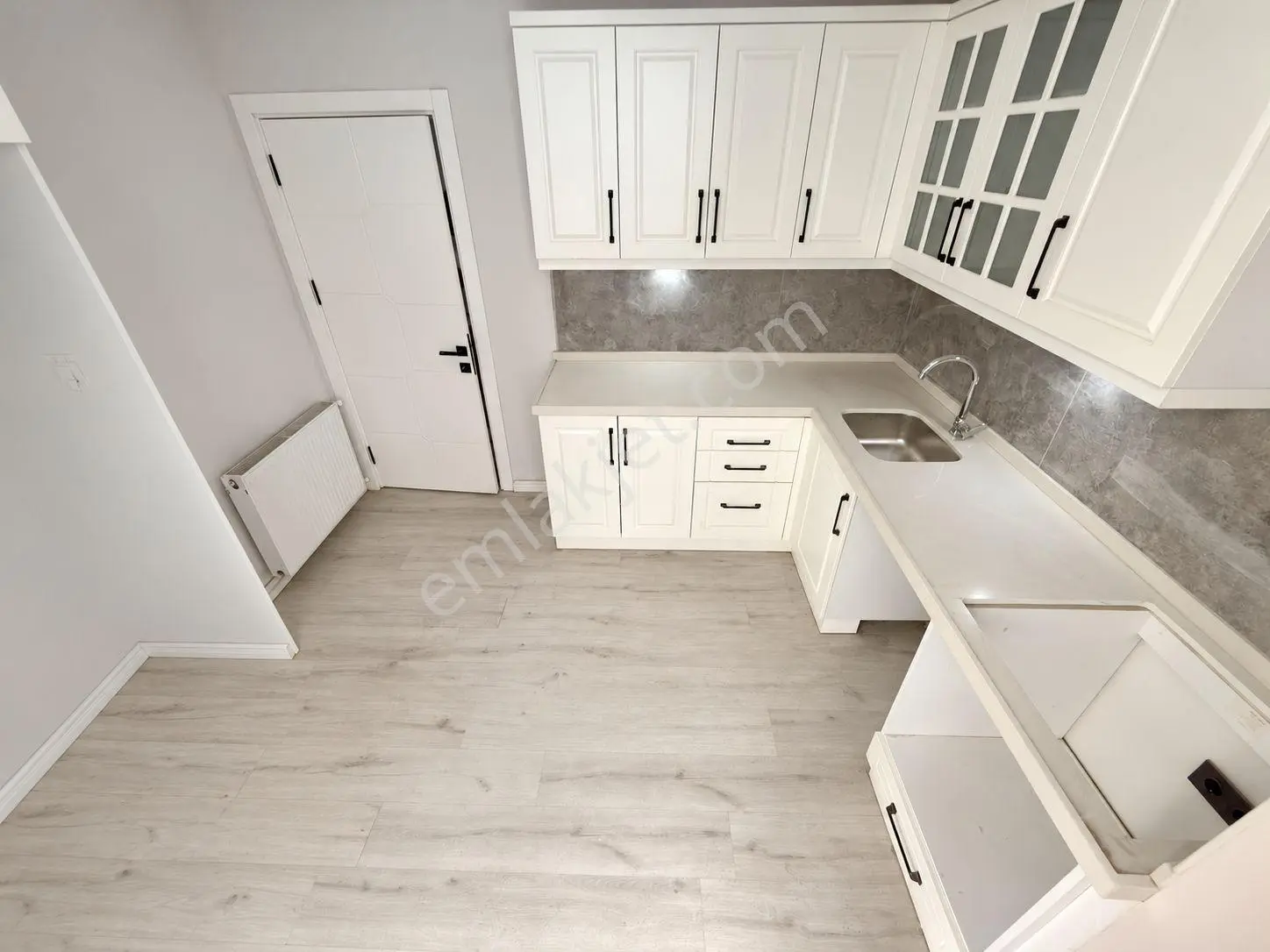 Yüksel'den Tuzcumurat'ta Cam Balkonlu Arakat Sıfır 2+1 Daire — fotoğraf 30