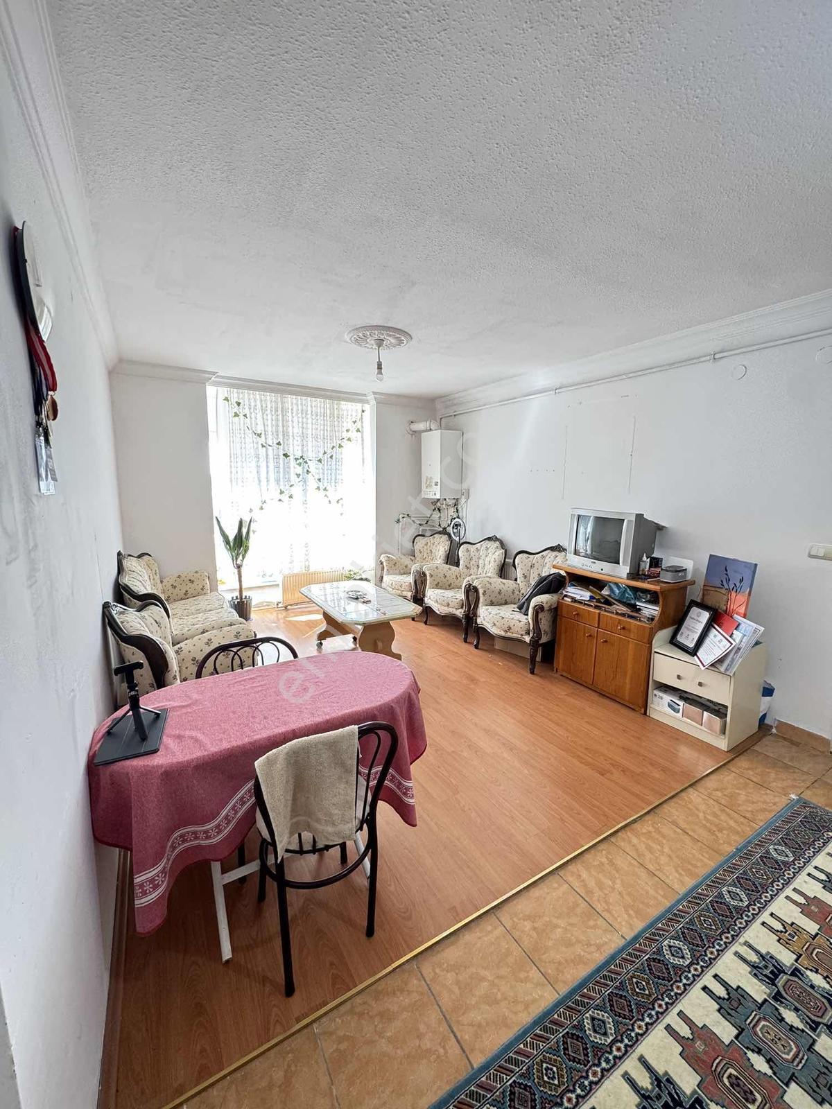 Akkent Tokide Eşyalı Satılık 1+1 Daire