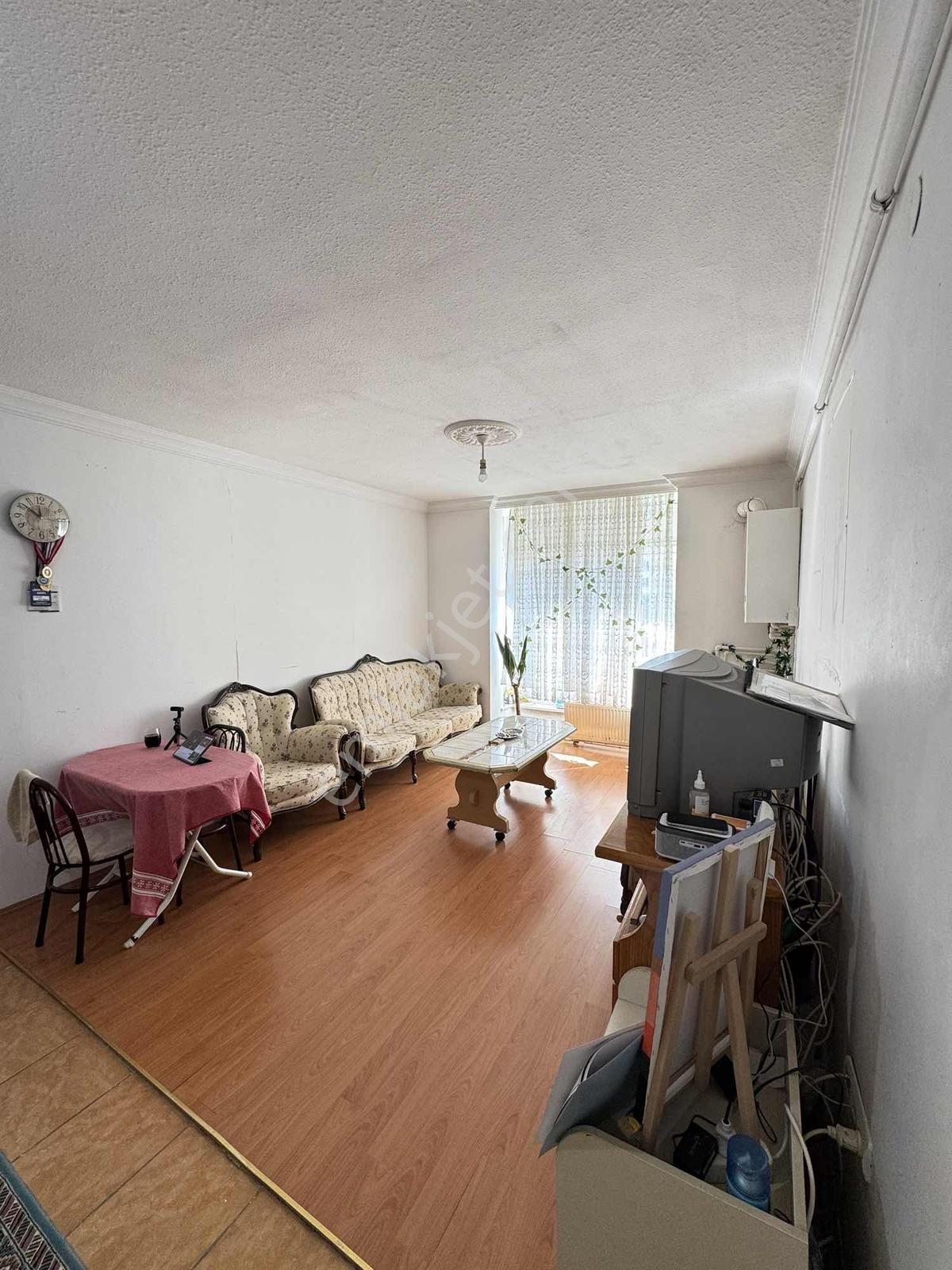 Akkent Tokide Eşyalı Satılık 1+1 Daire — fotoğraf 2