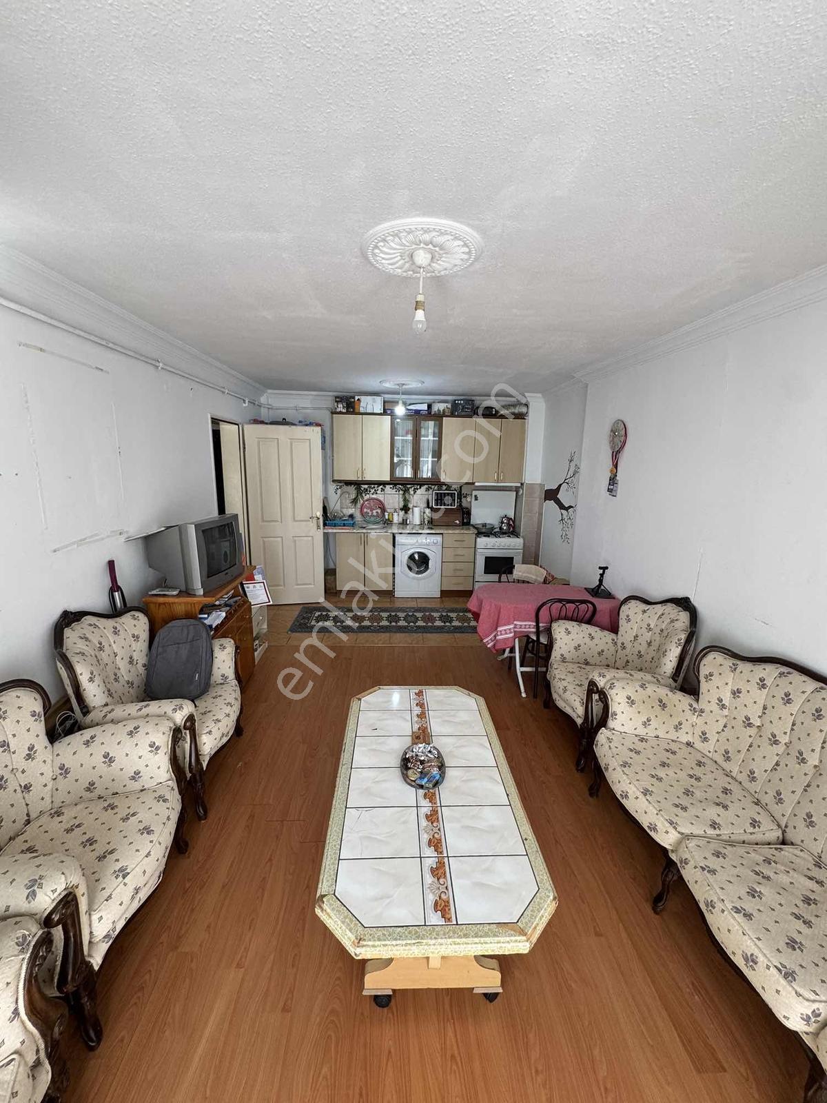 Akkent Tokide Eşyalı Satılık 1+1 Daire — fotoğraf 3