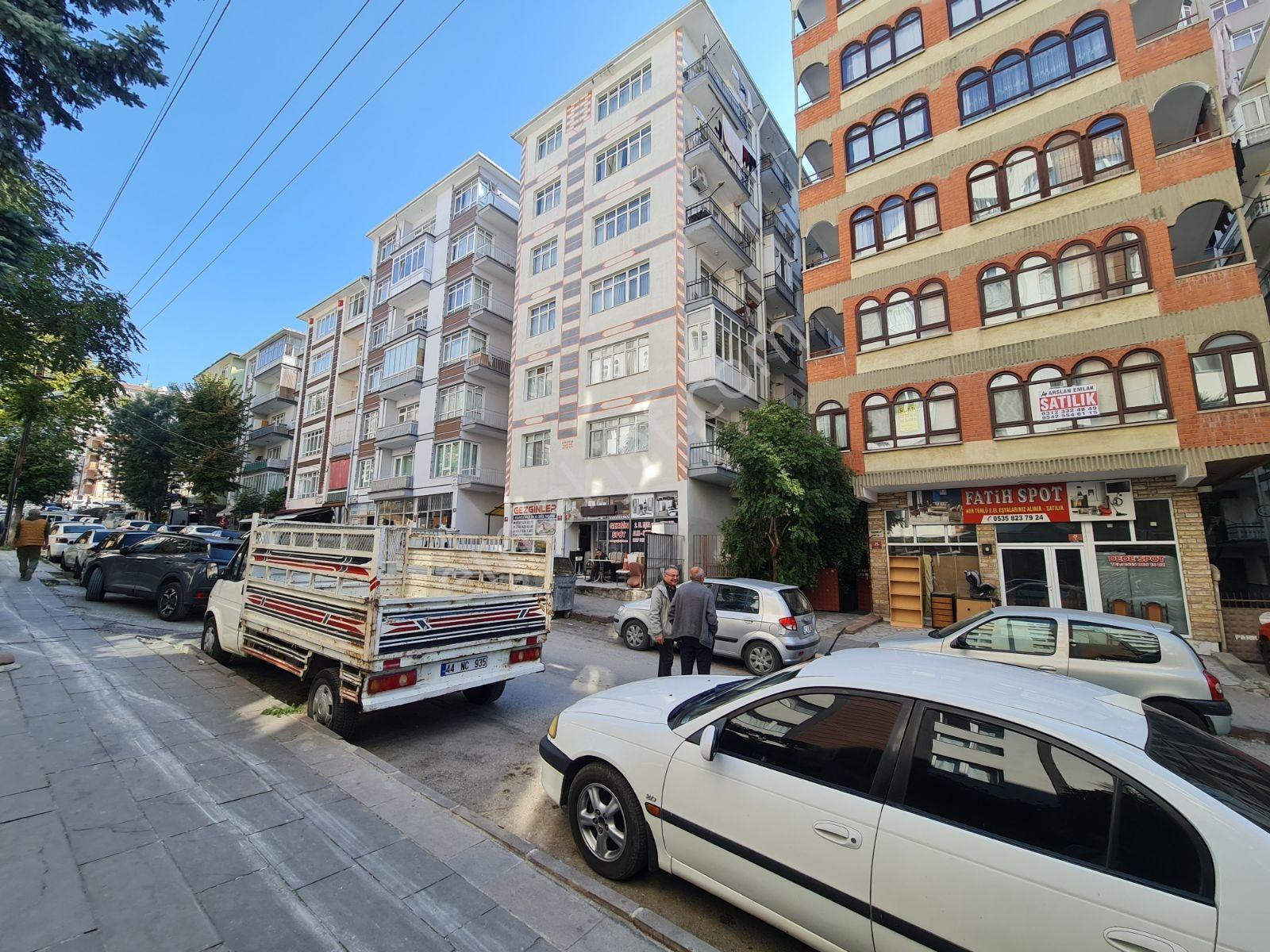 Katta Tek Daire Asansörlü Otoparklı Kilerli Satılık 3+1 Daire — fotoğraf 25