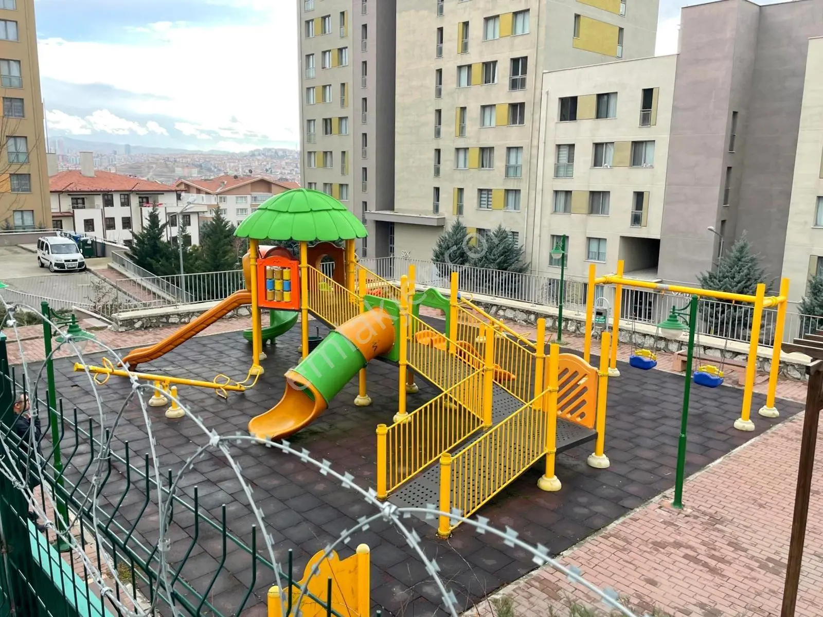 Erciyas Emlak'tan 4.kolordu Yakını 4.kat Konumunda 2+1 Tapulu — fotoğraf 2