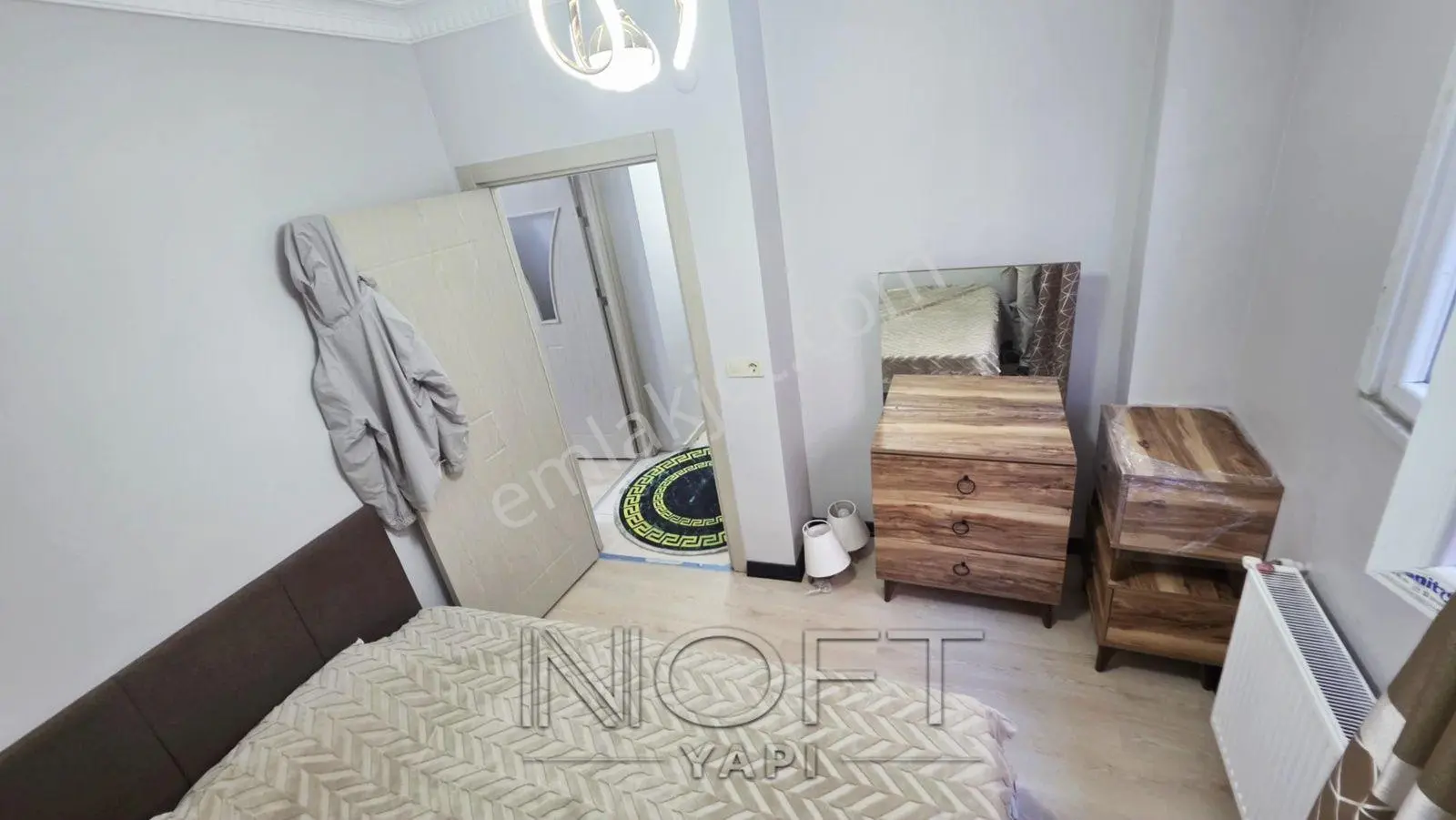 Devlet Hastanesi / Ulaşıma Yakın Eşyalı Satılık 1+1 Yüksek Giriş — fotoğraf 4