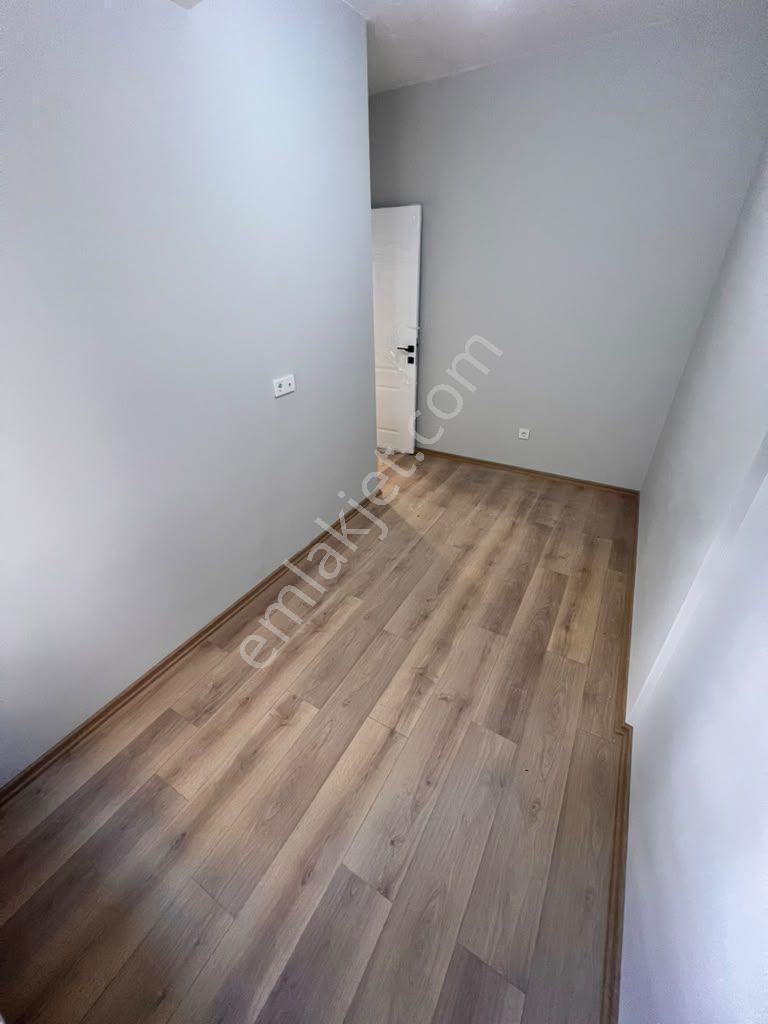 Kaçmaz'dan Küçükyalı Marmaraya 4dk Ön Cephe Ara Kat Lüks 3+1 — fotoğraf 17