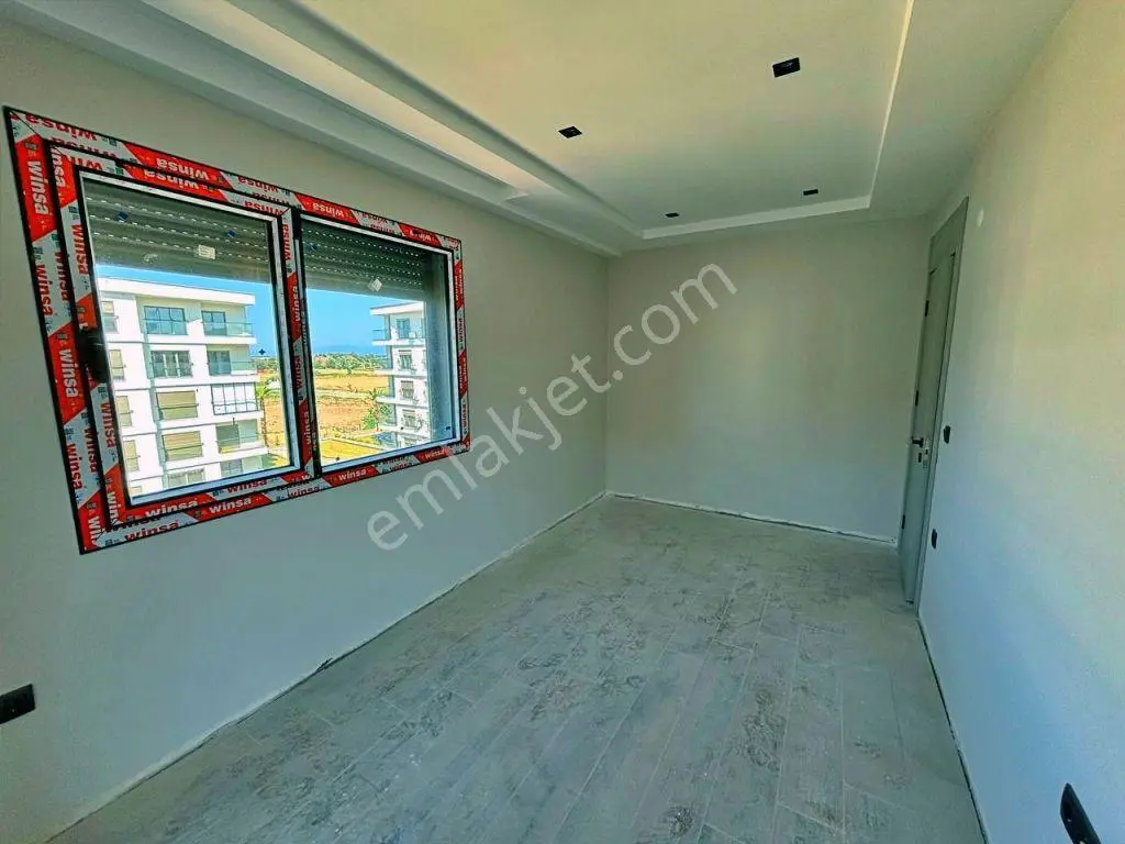 Uytundan Örende Havuzlu Ultralüks Sitede 2+1 Akıllı Daire — fotoğraf 7