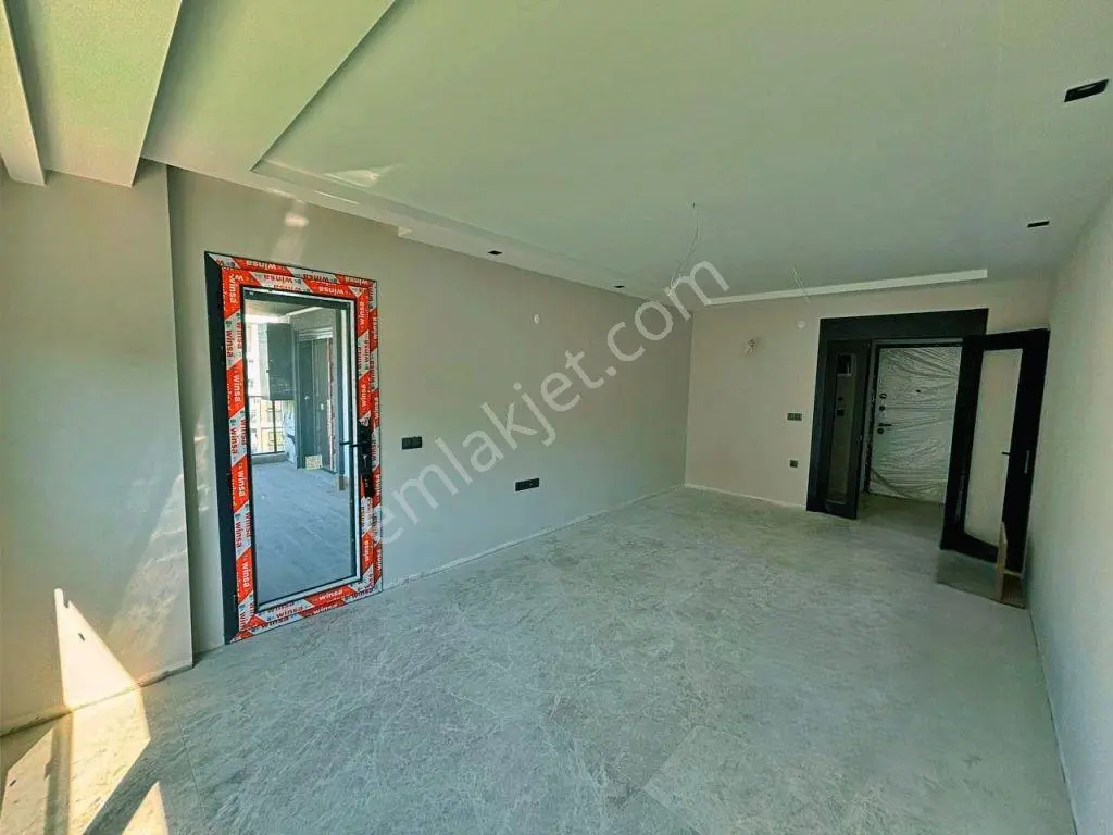 Uytundan Örende Havuzlu Ultralüks Sitede 2+1 Akıllı Daire — fotoğraf 18