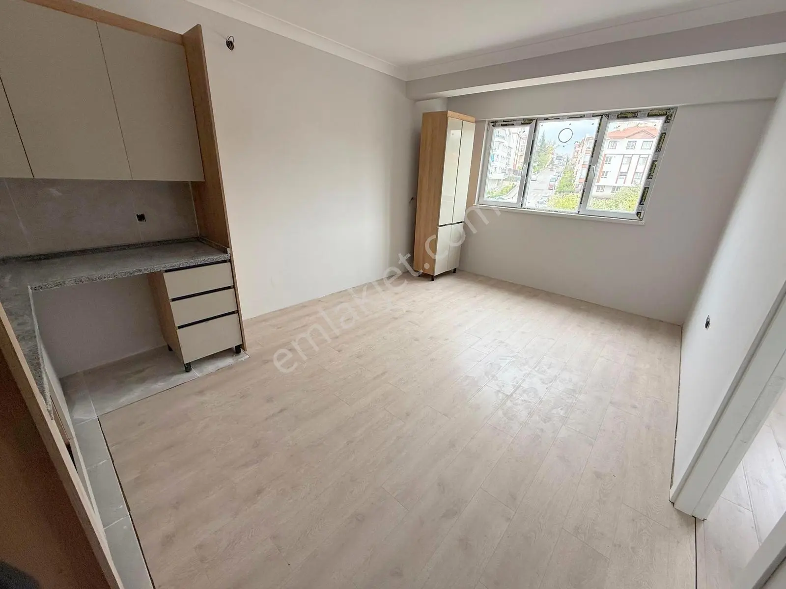 Erciyas'tan Cadde Üzeri Askeriye Yakını Katta 1+1 Sıfır Daire — fotoğraf 5