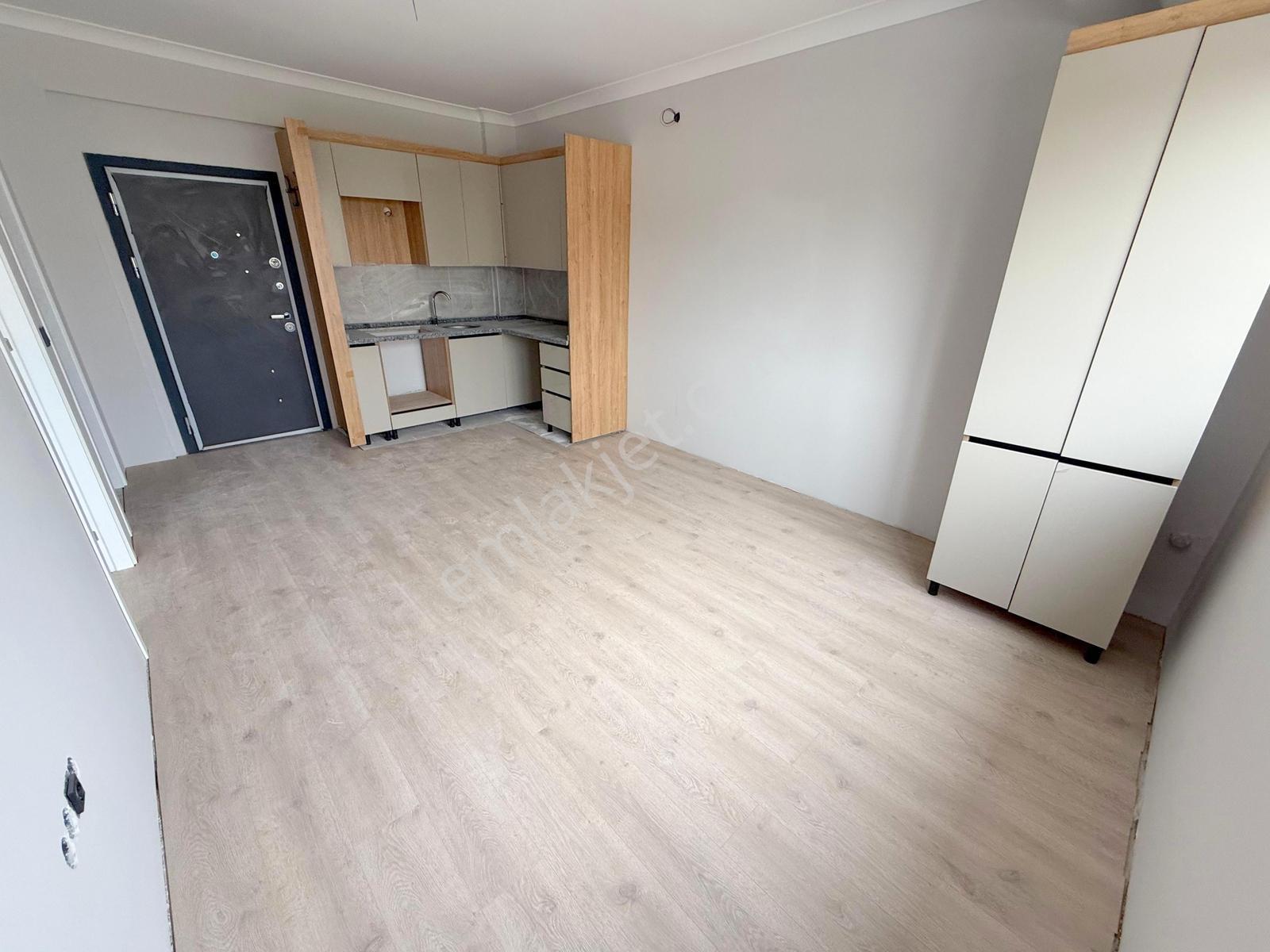 Erciyas'tan Cadde Üzeri Askeriye Yakını Katta 1+1 Sıfır Daire — fotoğraf 7