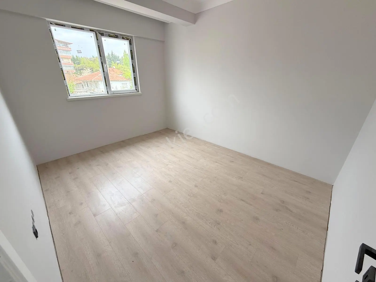Erciyas'tan Cadde Üzeri Askeriye Yakını Katta 1+1 Sıfır Daire — fotoğraf 11