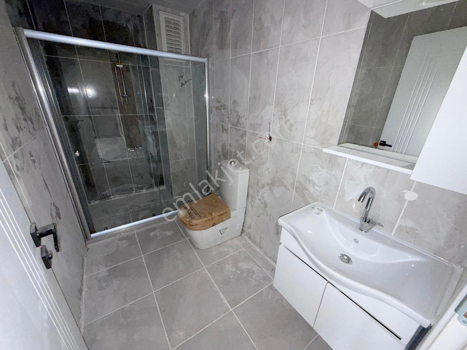Erciyas'tan Cadde Üzeri Askeriye Yakını Katta 1+1 Sıfır Daire — fotoğraf 13