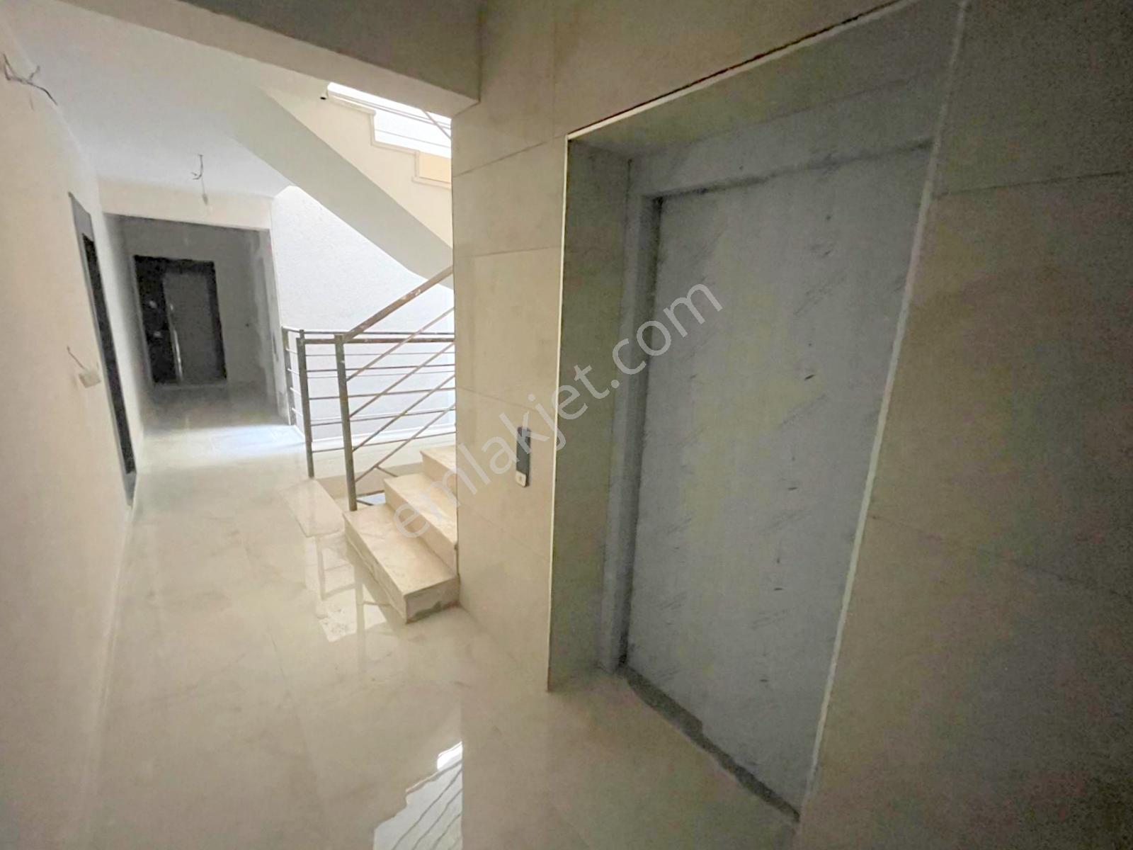 Erciyas'tan Cadde Üzeri Askeriye Yakını Katta 1+1 Sıfır Daire — fotoğraf 16