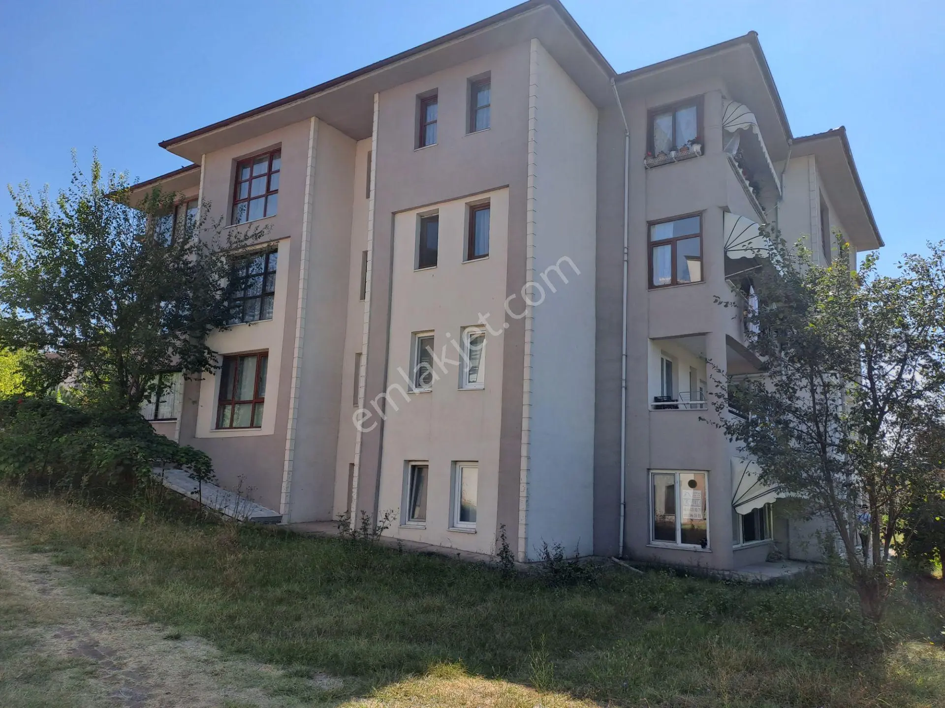 Kalıcı Konutlar 4. Bölge Bahçekat Satılık Bakımlı Daire
