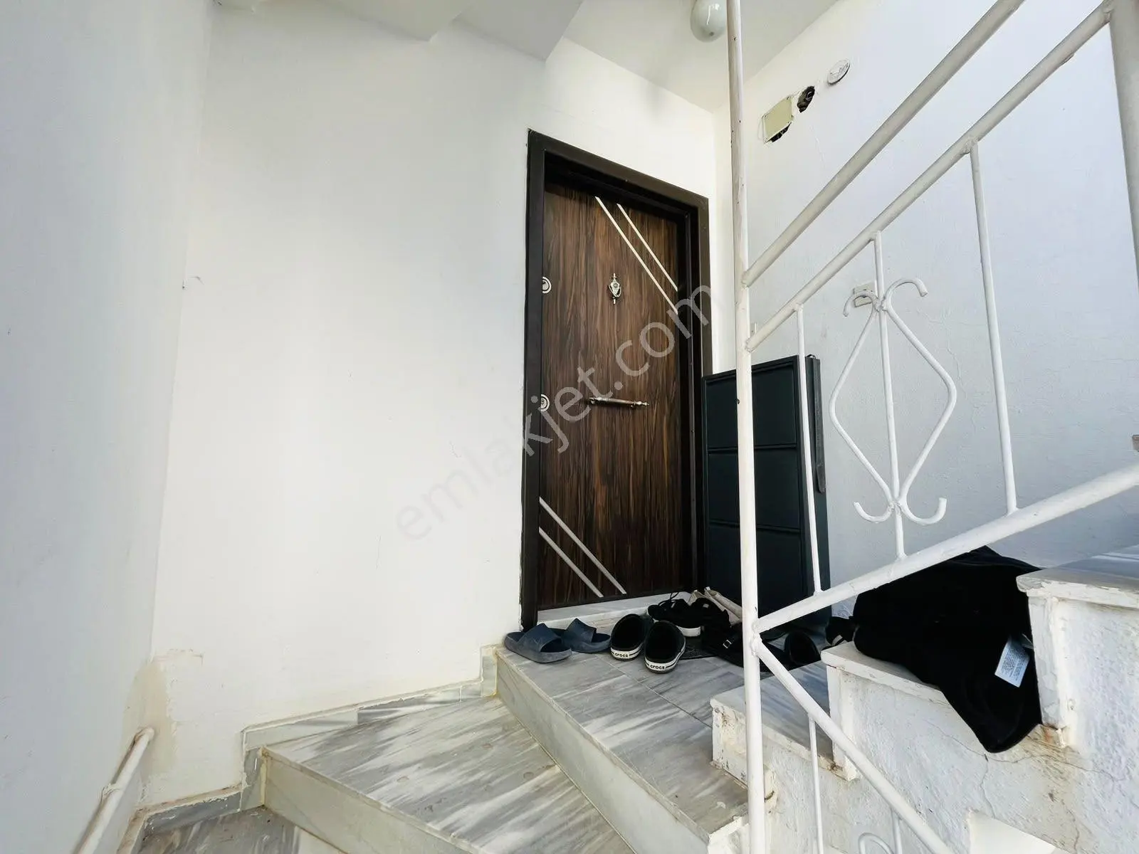 Altınoluk Denize Yakın Katta Tek Daireli Bina Da Masrafsız 2.kat 3+1 Satılık Daire — fotoğraf 5