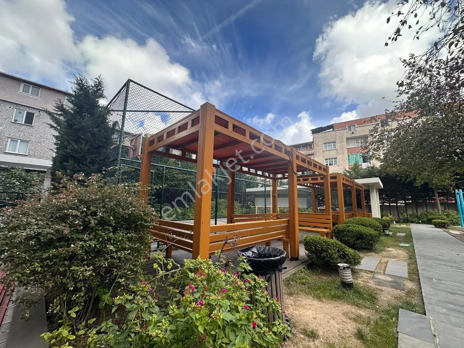 Gaziosmanpaşa Barbarosta Havuzlu Sitede Geniş 3+1 Arakat Daire — fotoğraf 2