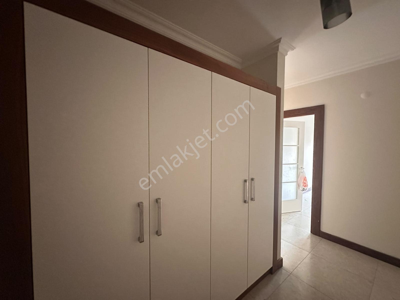 Gaziosmanpaşa Barbarosta Havuzlu Sitede Geniş 3+1 Arakat Daire — fotoğraf 12