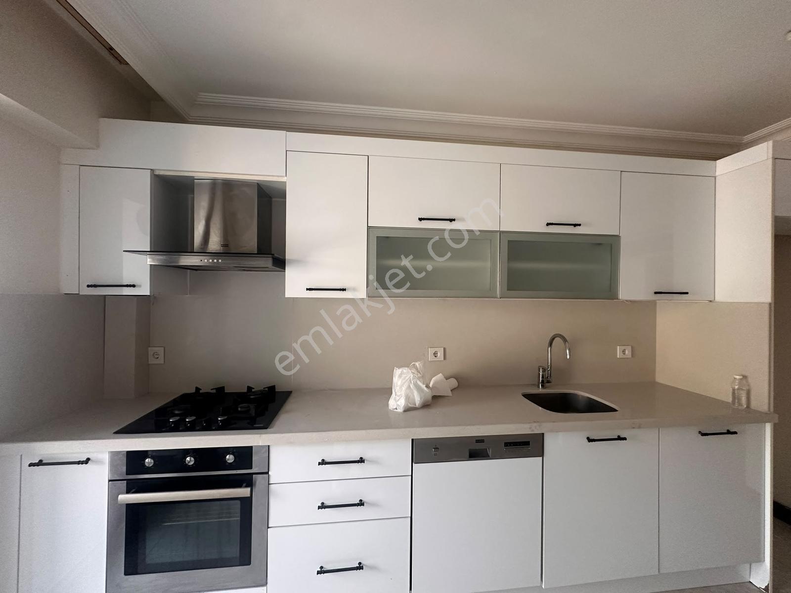 Gaziosmanpaşa Barbarosta Havuzlu Sitede Geniş 3+1 Arakat Daire — fotoğraf 14