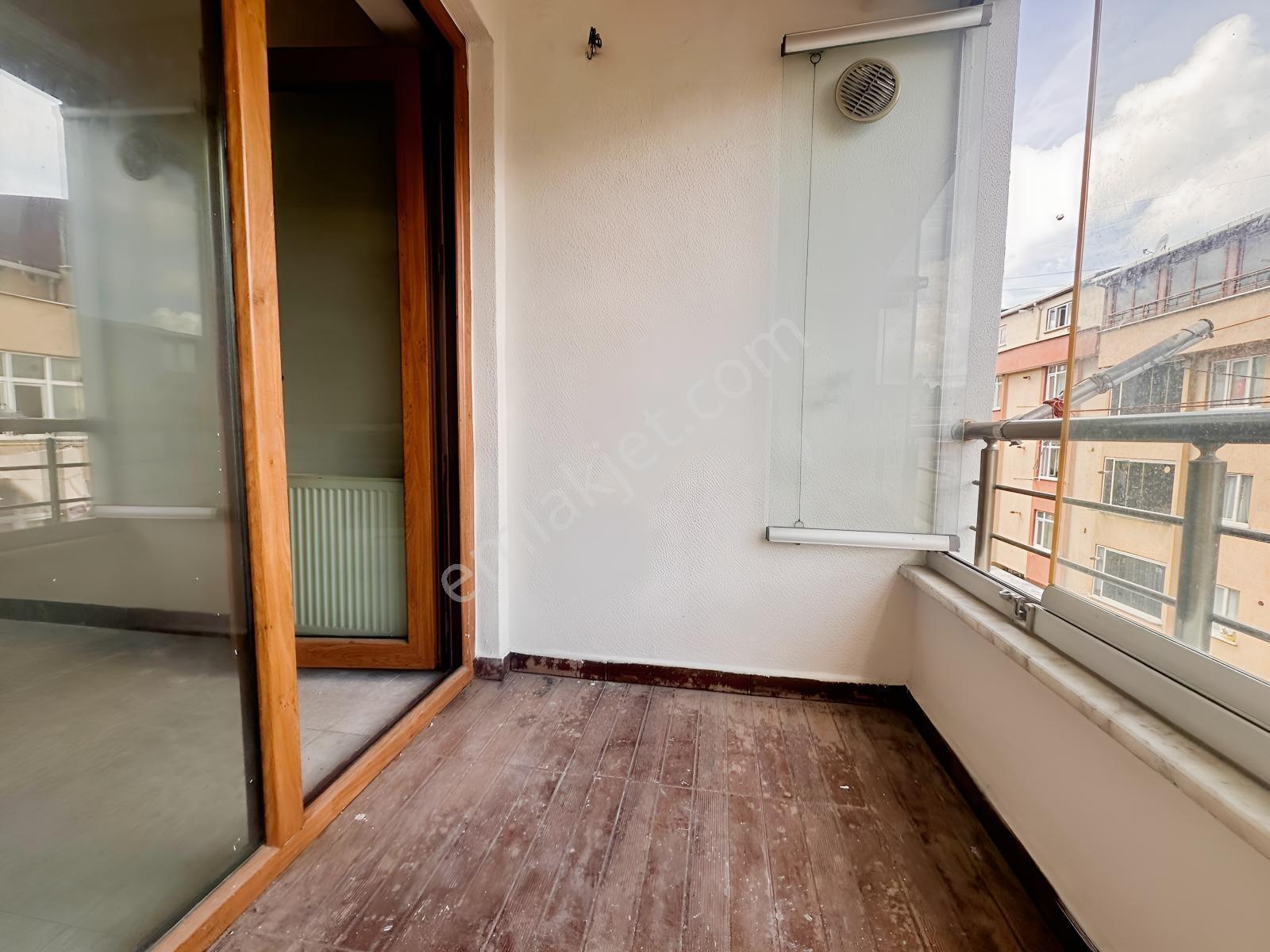 Gaziosmanpaşa Barbarosta Havuzlu Sitede Geniş 3+1 Arakat Daire — fotoğraf 15