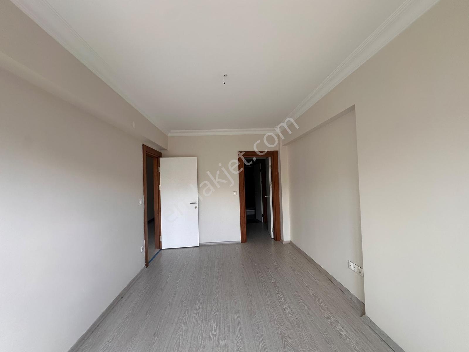 Gaziosmanpaşa Barbarosta Havuzlu Sitede Geniş 3+1 Arakat Daire — fotoğraf 24
