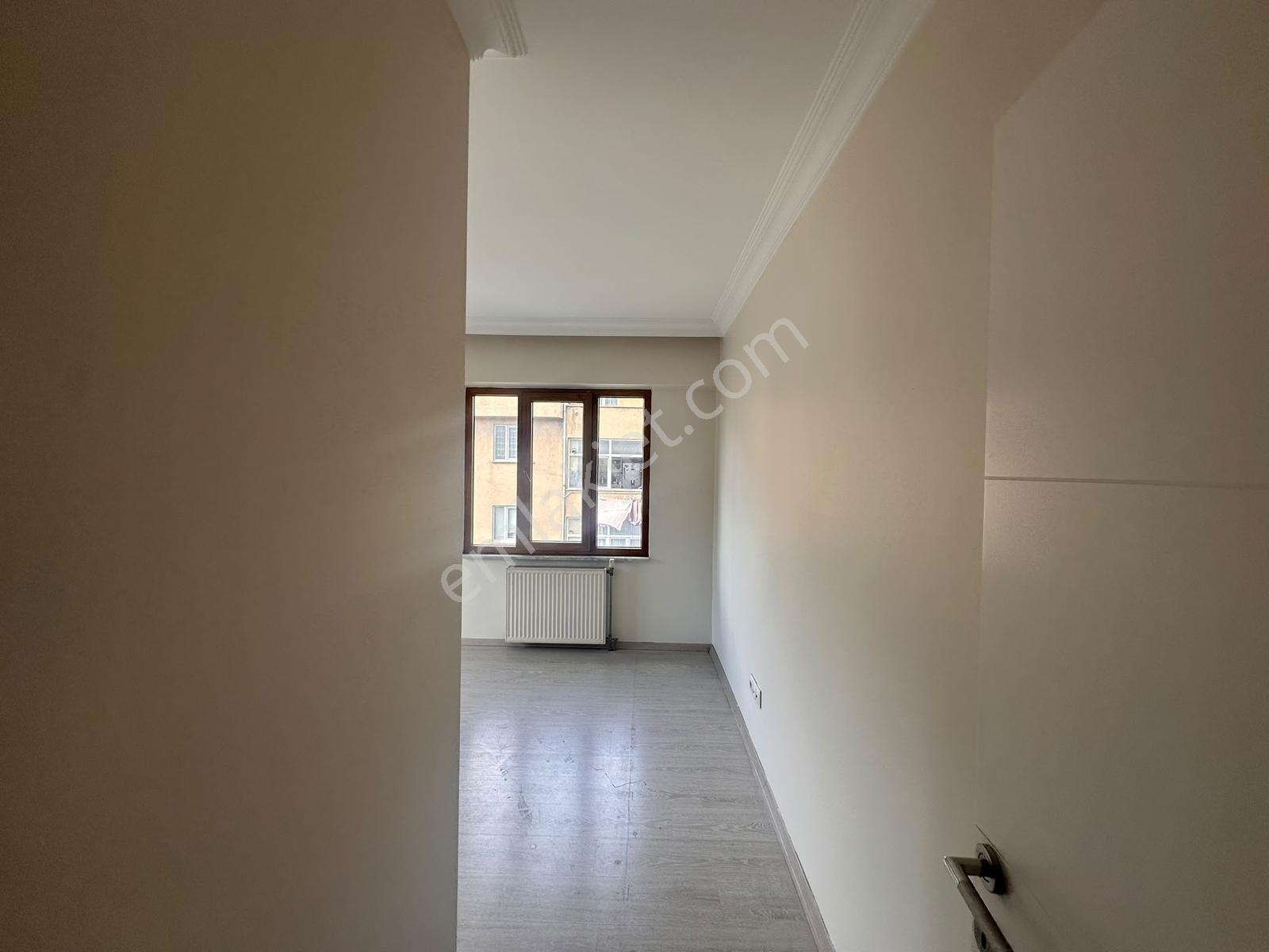 Gaziosmanpaşa Barbarosta Havuzlu Sitede Geniş 3+1 Arakat Daire — fotoğraf 34