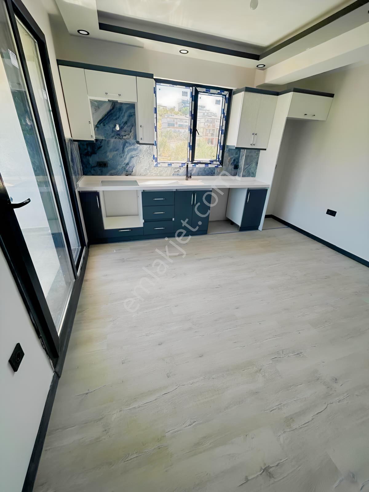 Sakin Huzurlu Bir Yaşam İsteyenlr Denize Yakın Ara Kat 1+1 Daire — fotoğraf 2