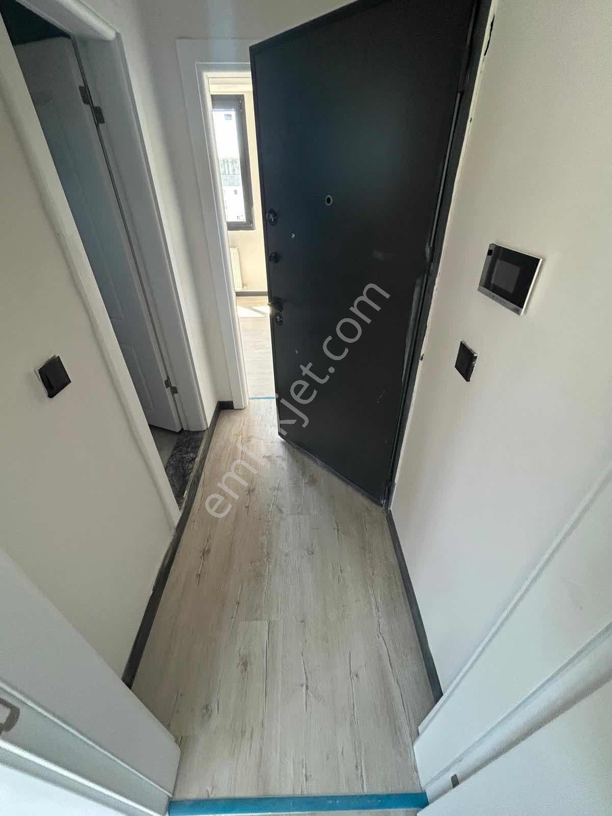 Sakin Huzurlu Bir Yaşam İsteyenlr Denize Yakın Ara Kat 1+1 Daire — fotoğraf 3