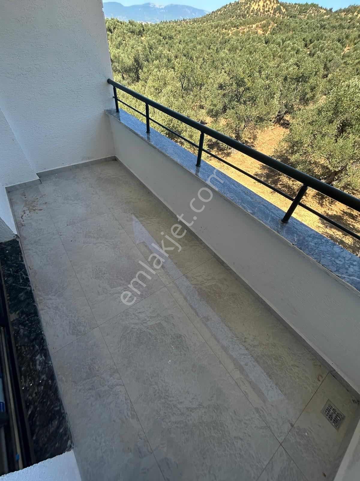 Sakin Huzurlu Bir Yaşam İsteyenlr Denize Yakın Ara Kat 1+1 Daire — fotoğraf 11