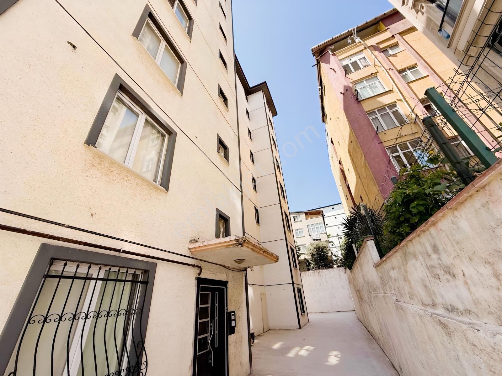 Güllübağlar Hadım Sokakta 2+1 Balkonlu Satılık Daire — fotoğraf 32