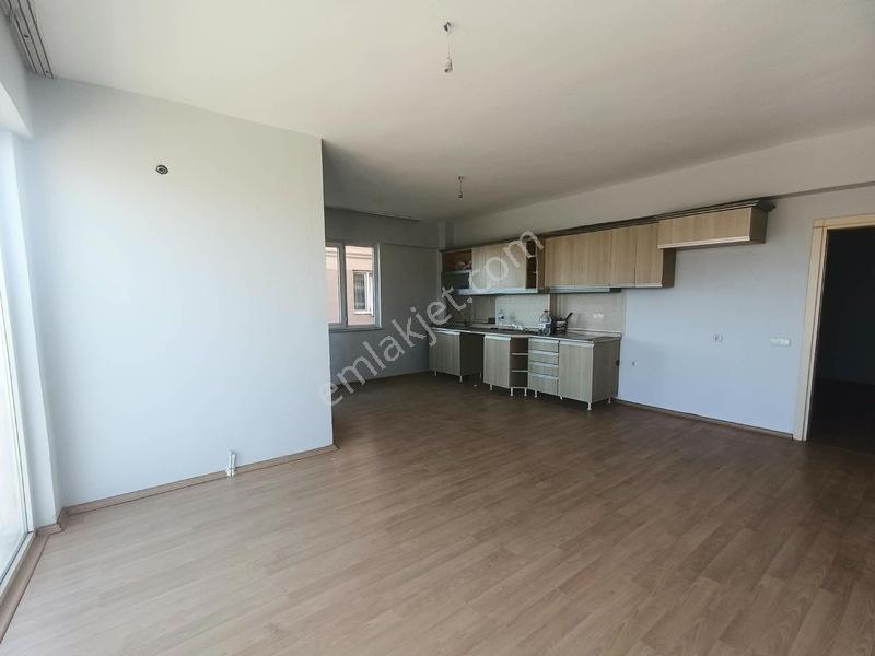 Eminevime Uygun 2+1 100M2 Ara-Kat Siteçi Mall Of Karşısı